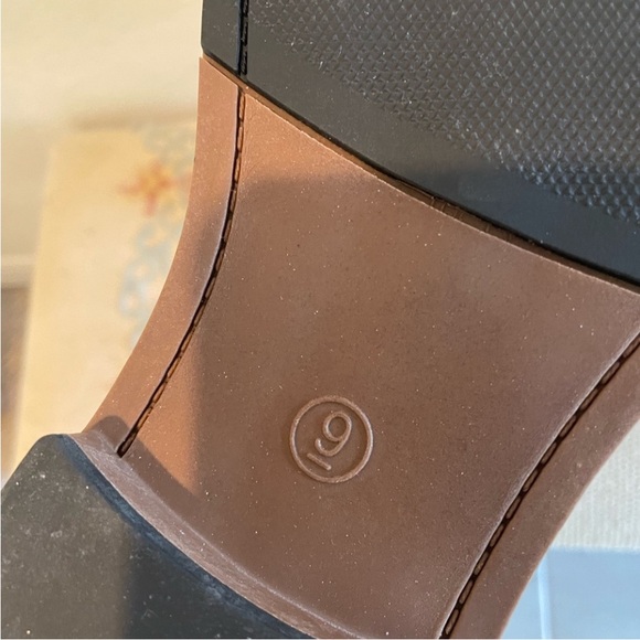 Vegan leather Men's Brown Tan Dress Shoes Size 9 - Picture 7 of 9